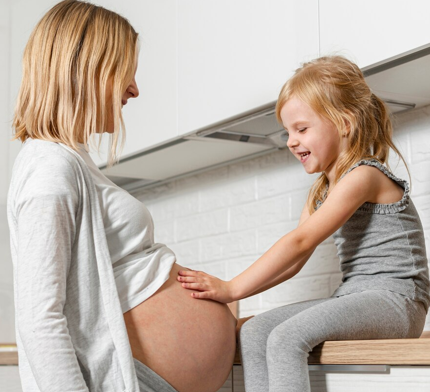 Pregnancy Pillow Guide: When to Start and Why Every Mum-to-Be Needs One